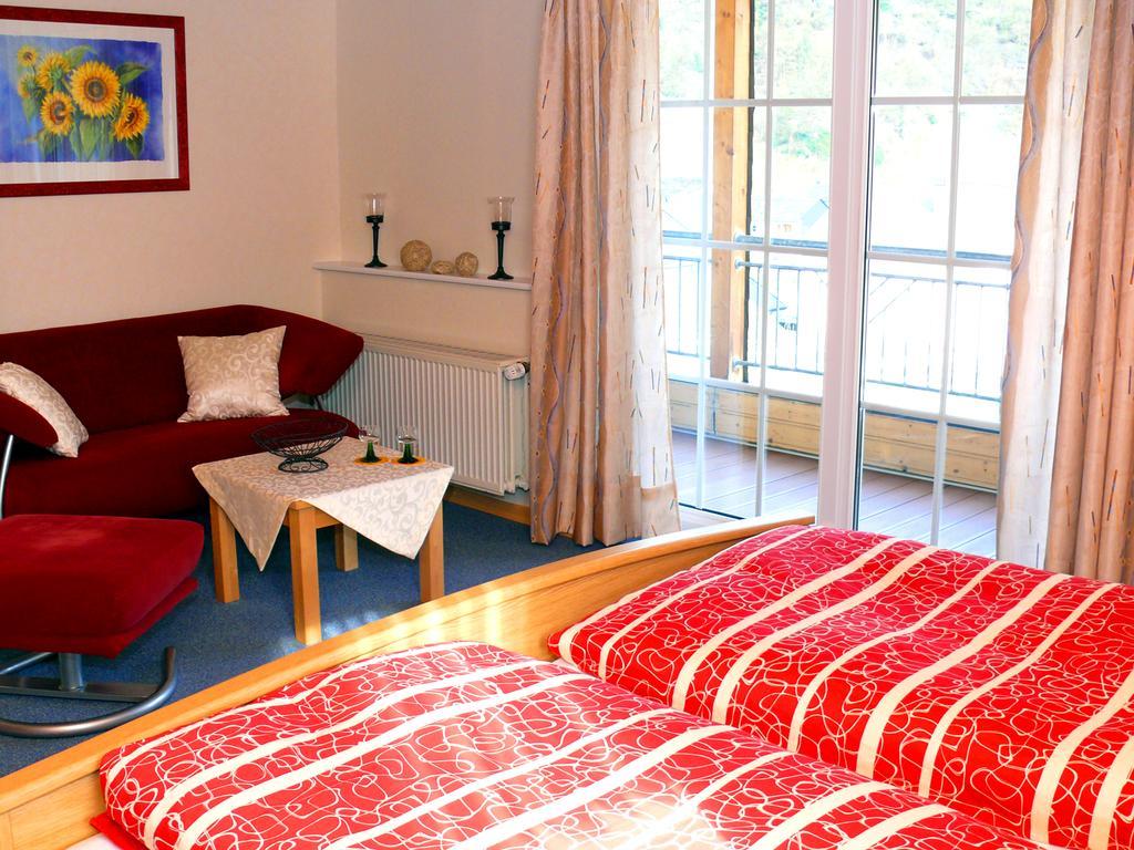 Hotel Ferienweingut Rainer Beitzel Kröv Esterno foto