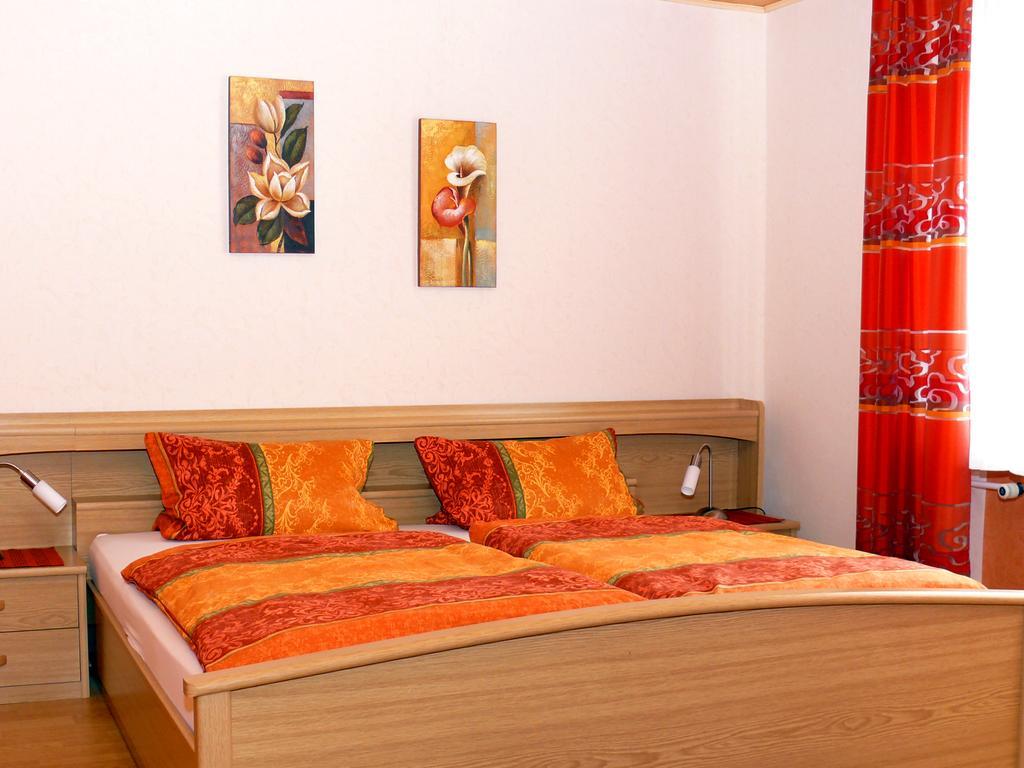 Hotel Ferienweingut Rainer Beitzel Kröv Esterno foto